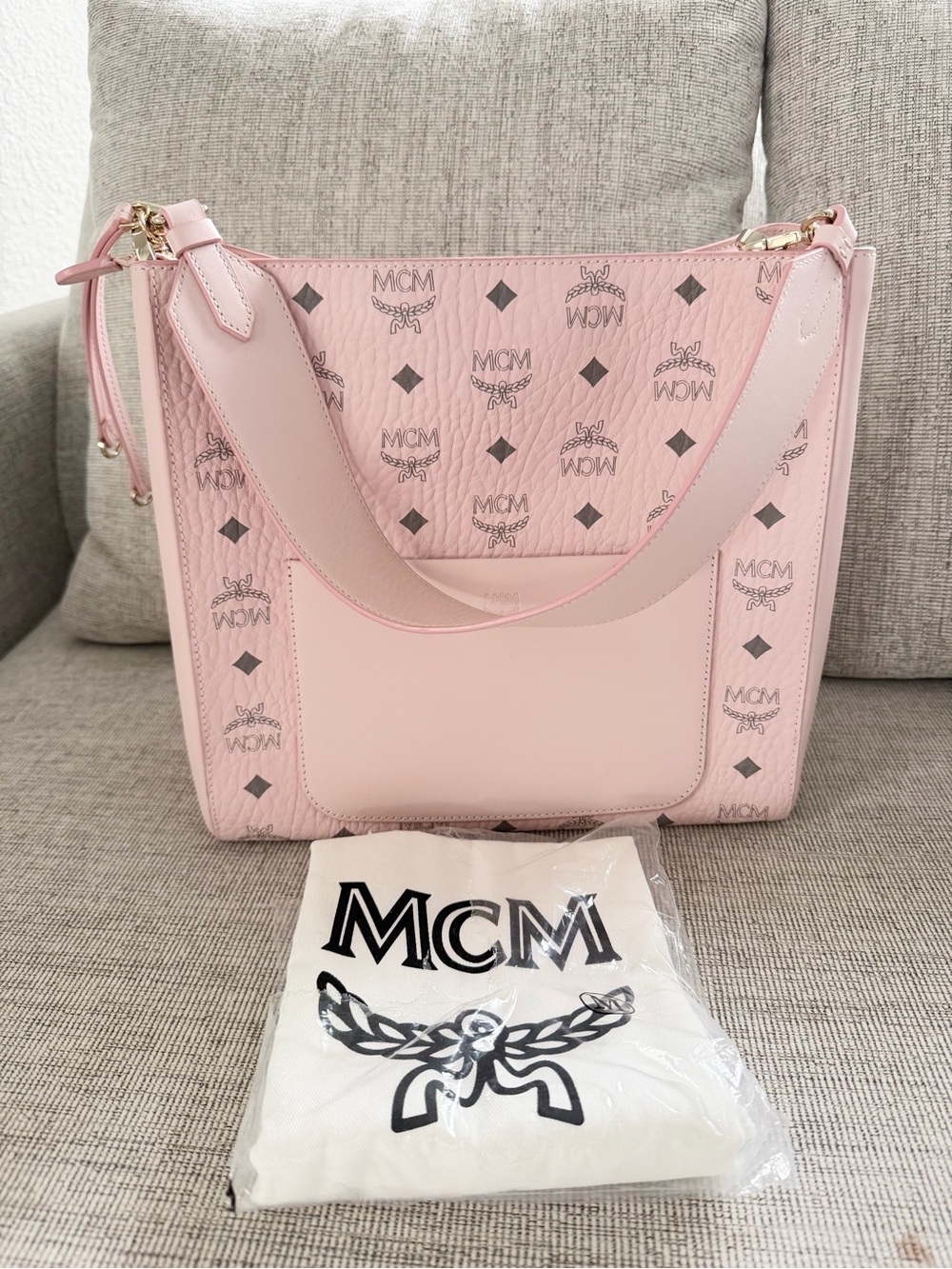MCM Pink Logo Shoulder Hobo Aren Gold Pale Powder light pink Visens